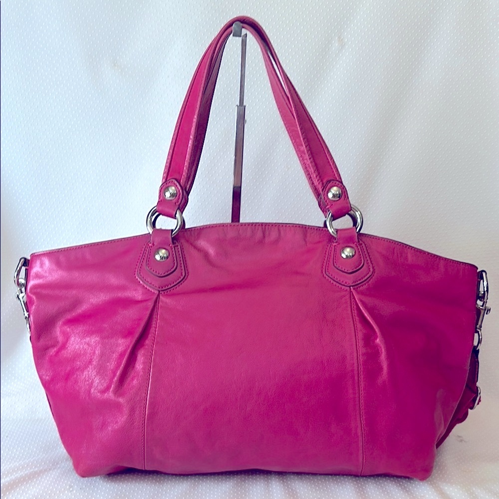 RARE COACH POPPY ROCKER LEGACY Leather Bag with long strap & charm - Picture 3 of 15